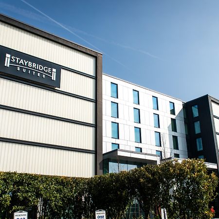 Staybridge Suites London Heathrow - Bath Road, An Ihg Aparthotel Hillingdon Kültér fotó