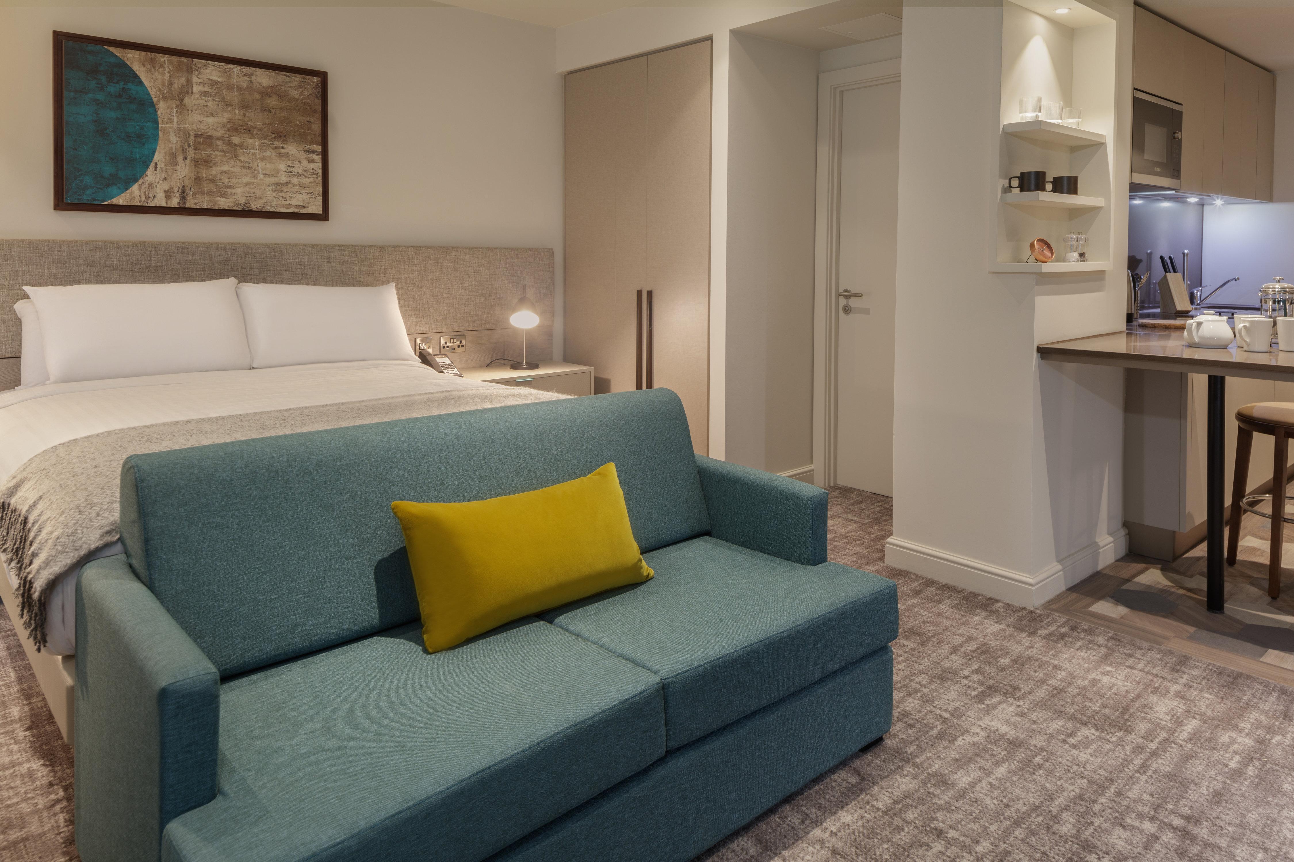 Staybridge Suites London Heathrow - Bath Road, An Ihg Aparthotel Hillingdon Kültér fotó