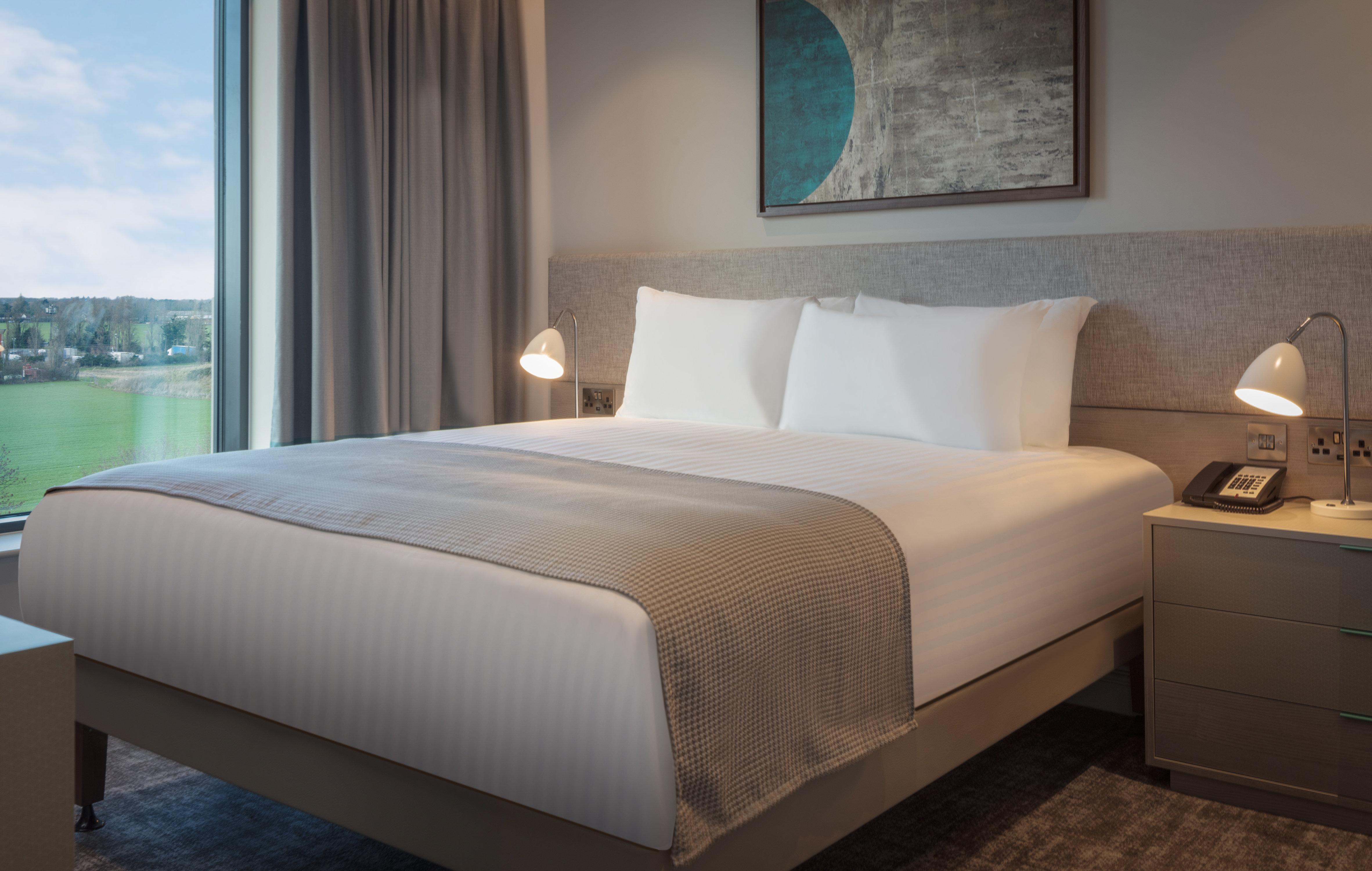 Staybridge Suites London Heathrow - Bath Road, An Ihg Aparthotel Hillingdon Kültér fotó