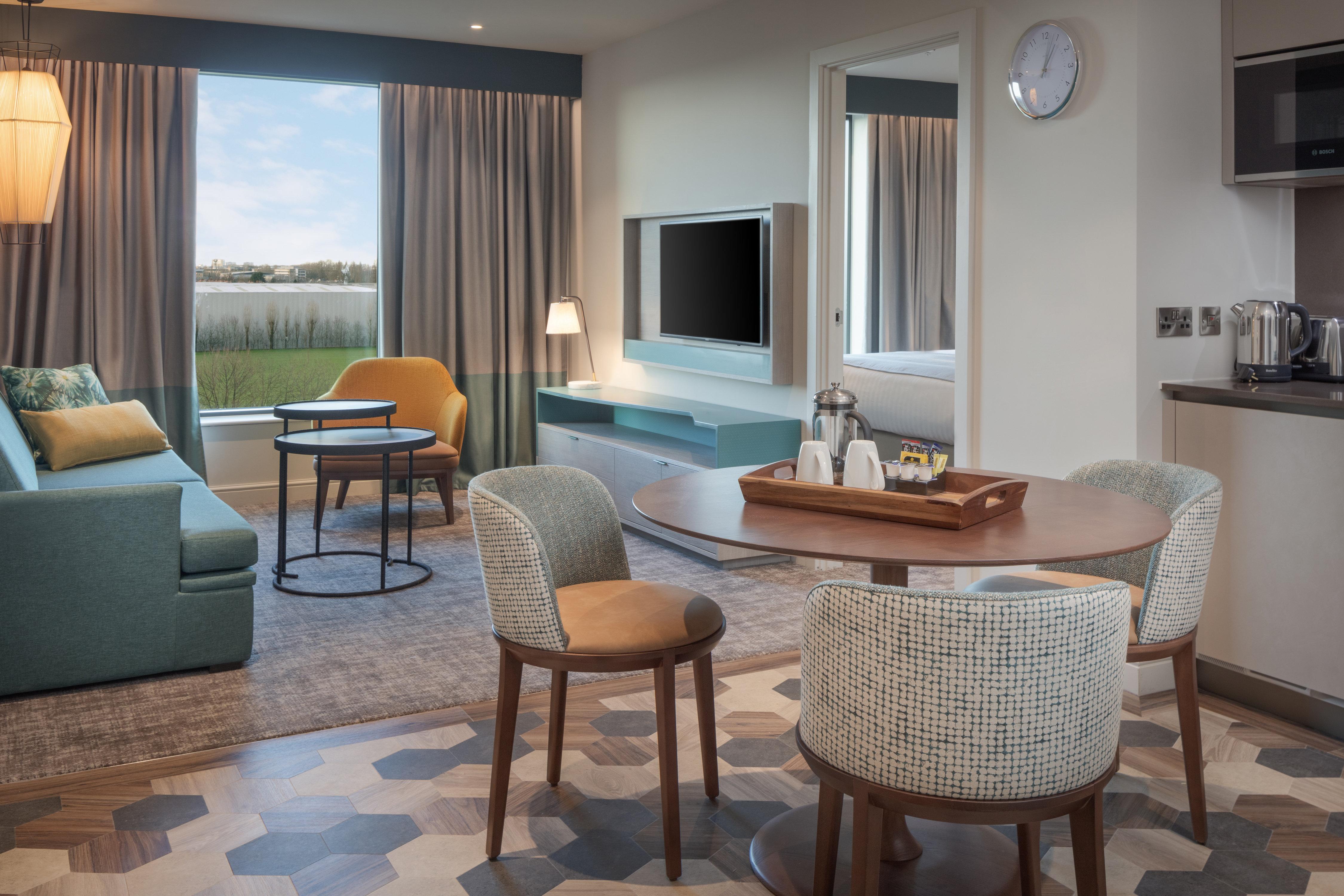 Staybridge Suites London Heathrow - Bath Road, An Ihg Aparthotel Hillingdon Kültér fotó