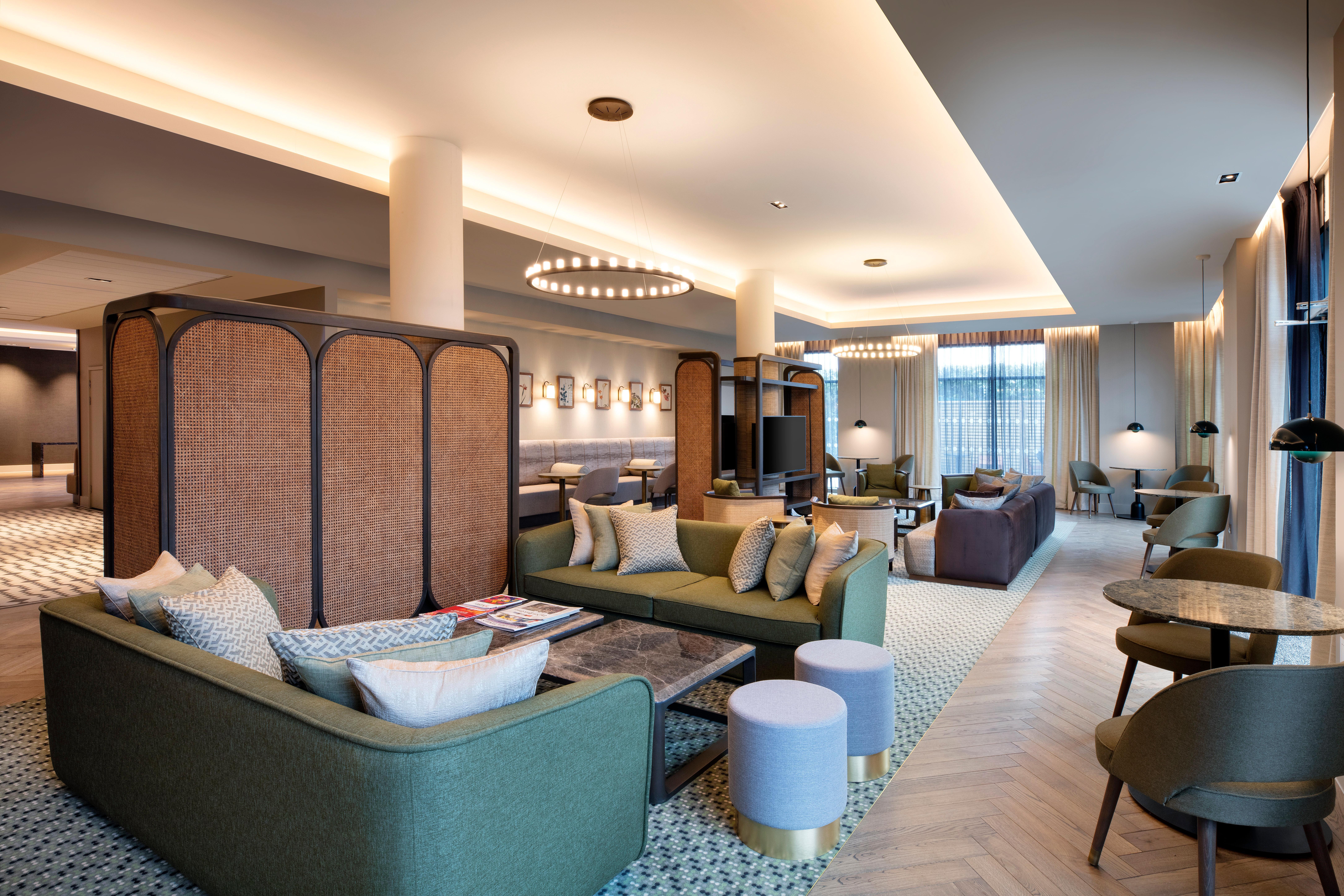 Staybridge Suites London Heathrow - Bath Road, An Ihg Aparthotel Hillingdon Kültér fotó