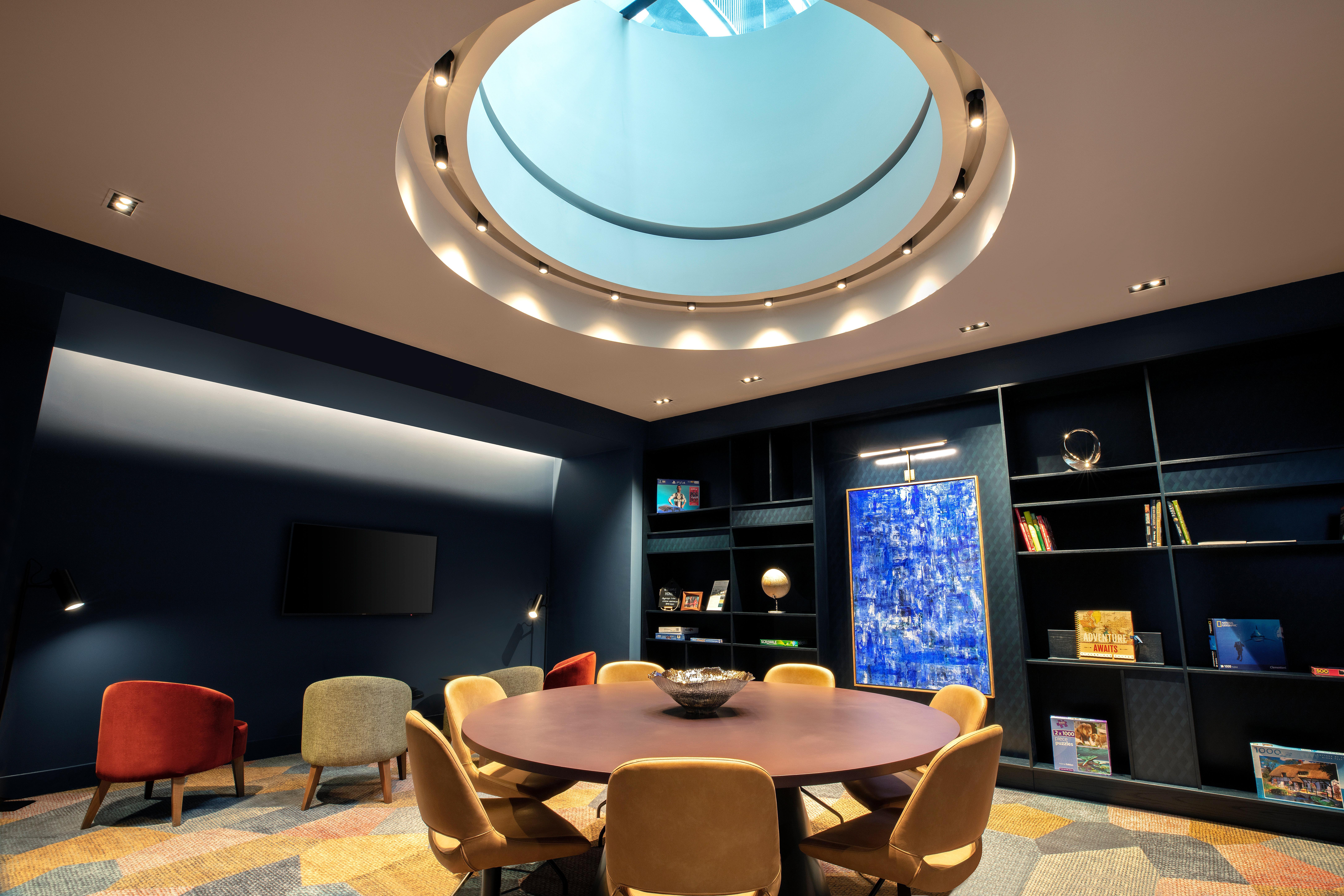 Staybridge Suites London Heathrow - Bath Road, An Ihg Aparthotel Hillingdon Kültér fotó