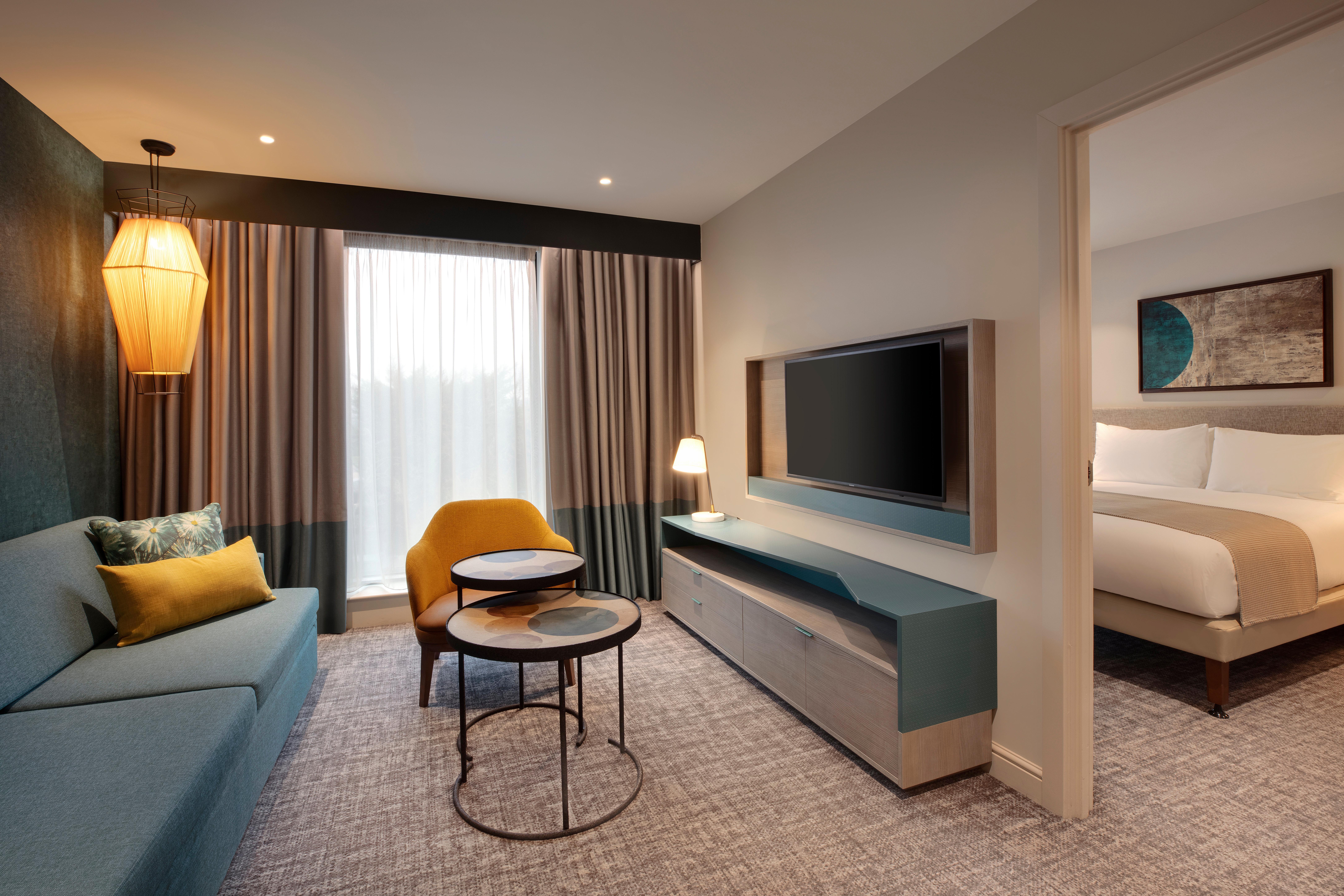Staybridge Suites London Heathrow - Bath Road, An Ihg Aparthotel Hillingdon Kültér fotó