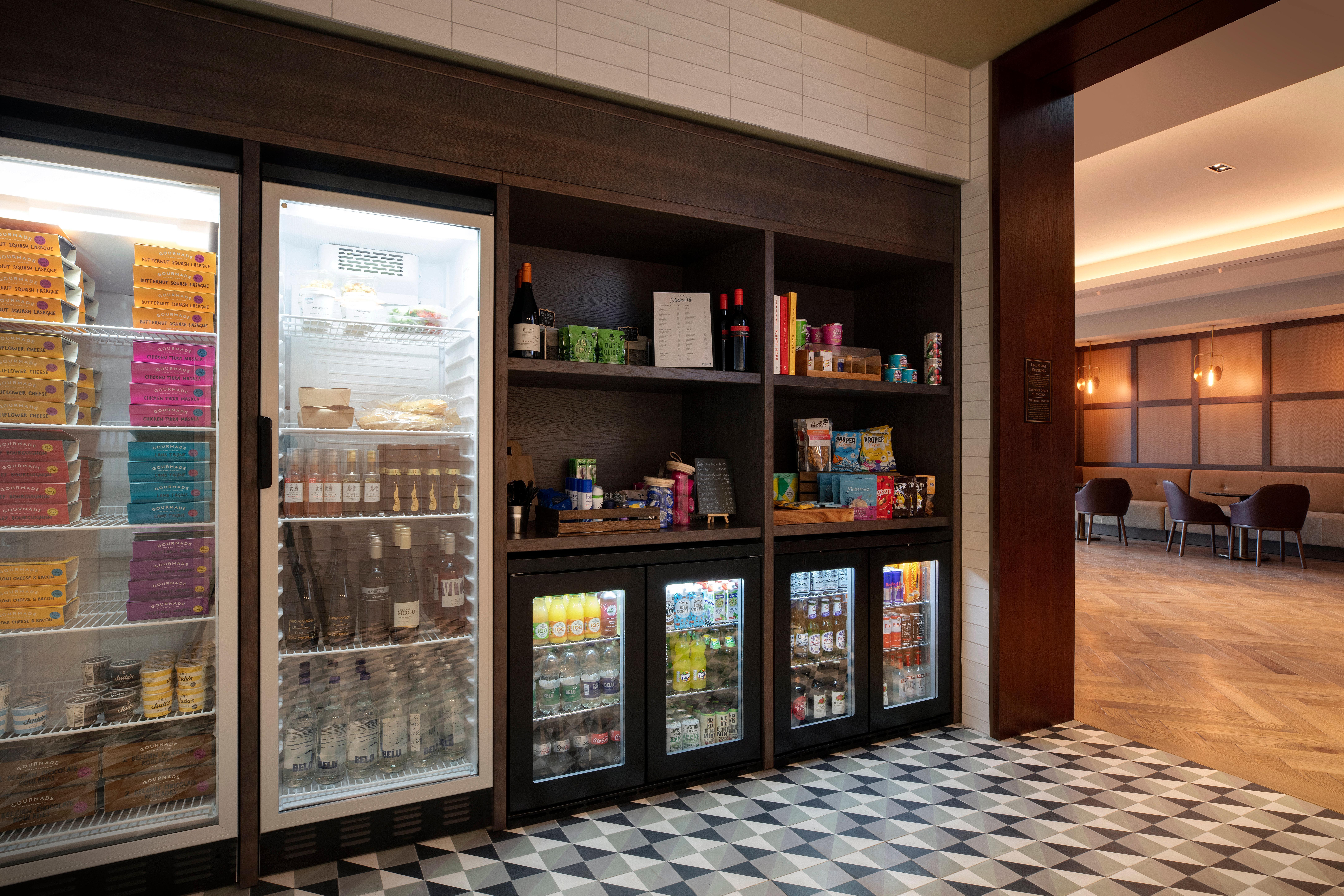 Staybridge Suites London Heathrow - Bath Road, An Ihg Aparthotel Hillingdon Kültér fotó