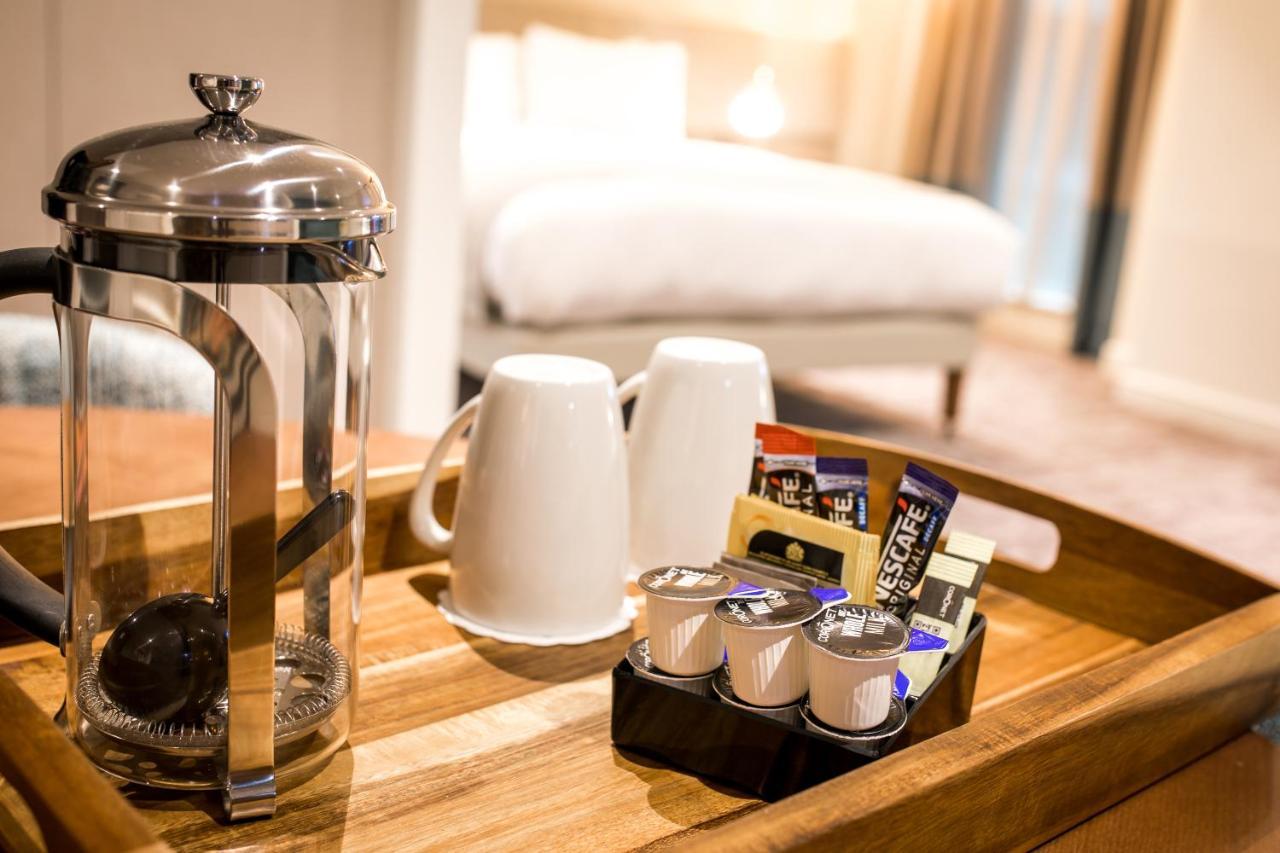 Staybridge Suites London Heathrow - Bath Road, An Ihg Aparthotel Hillingdon Kültér fotó