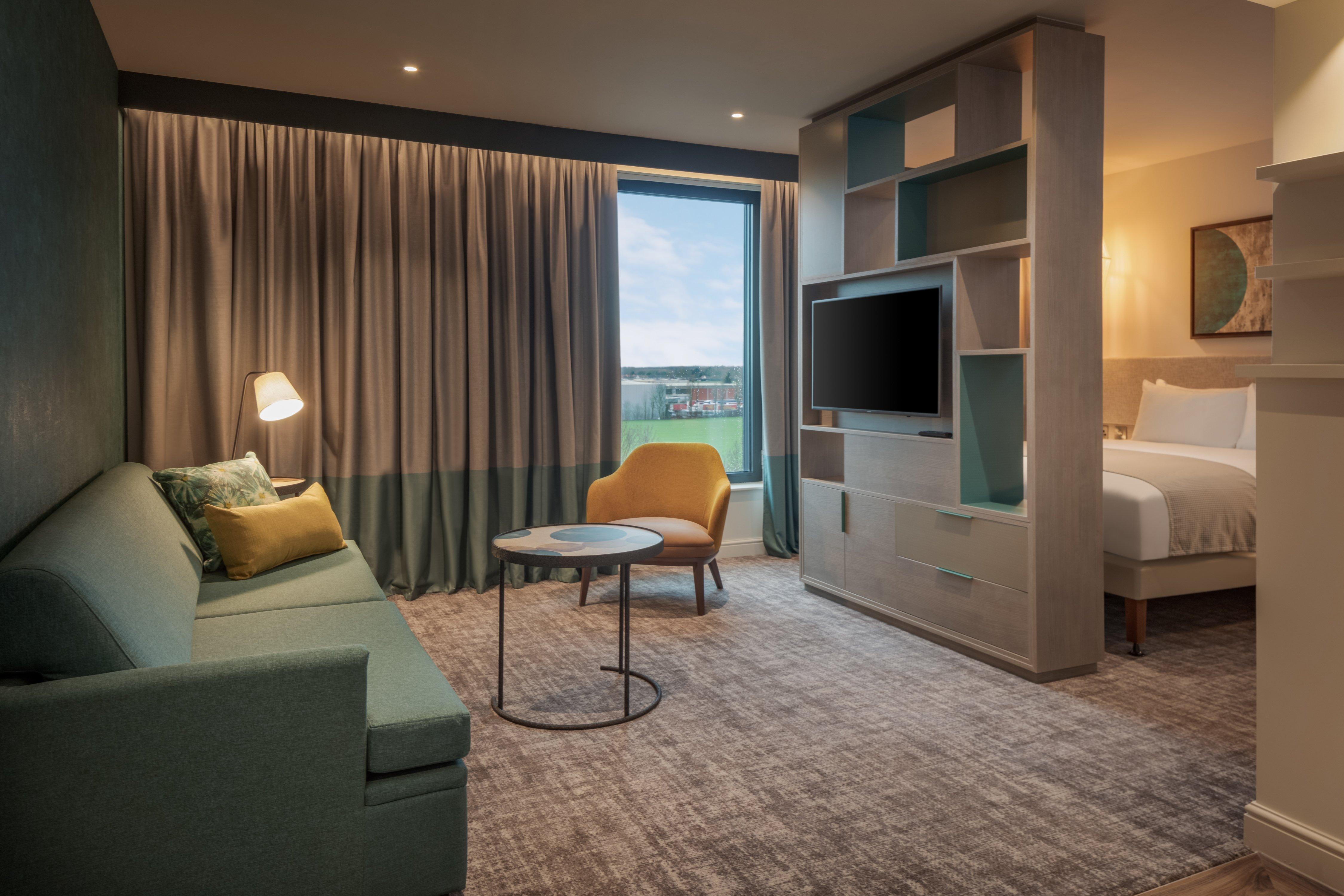 Staybridge Suites London Heathrow - Bath Road, An Ihg Aparthotel Hillingdon Kültér fotó